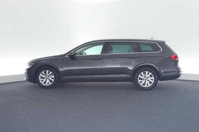 Volkswagen PASSAT Variant 1.6 TDI 120PK DSG Comfort Business Trekhaak Keyless Navigatie Adaptive Cruise
