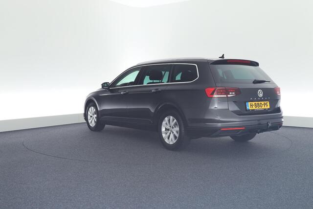 Volkswagen PASSAT Variant 1.6 TDI 120PK DSG Comfort Business Trekhaak Keyless Navigatie Adaptive Cruise