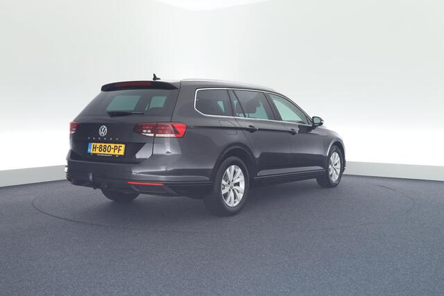 Volkswagen PASSAT Variant 1.6 TDI 120PK DSG Comfort Business Trekhaak Keyless Navigatie Adaptive Cruise