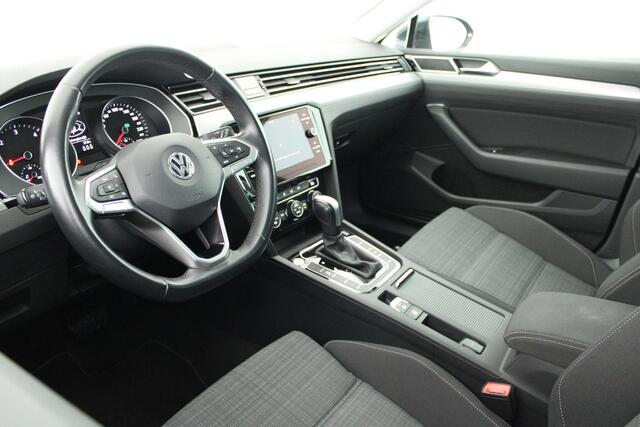 Volkswagen PASSAT Variant 1.6 TDI 120PK DSG Comfort Business Trekhaak Keyless Navigatie Adaptive Cruise