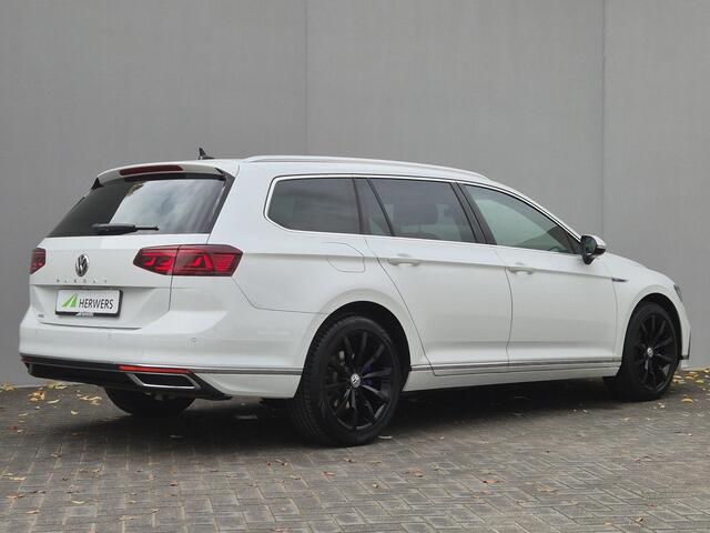 Volkswagen PASSAT Variant 1.4 TSI DSG6 GTE Business Automaat / Trekgewicht 1600 kg / Stoelverwarming / Apple Carplay Android auto / Stoelverwarming / Achteruitrijcamera / Elektrische achterklep / Adaptief CC /