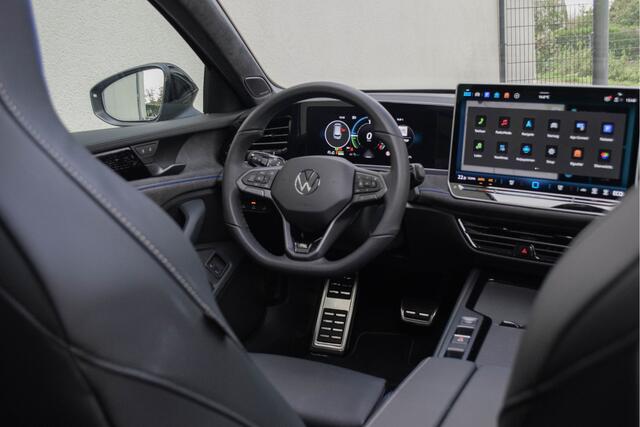 Volkswagen PASSAT Variant 1.5 eTSI R-Line / Puglia/ Virtual Cockpit Plus/ Panoramadak/ Trekhaak/ 200kW (272PK)
