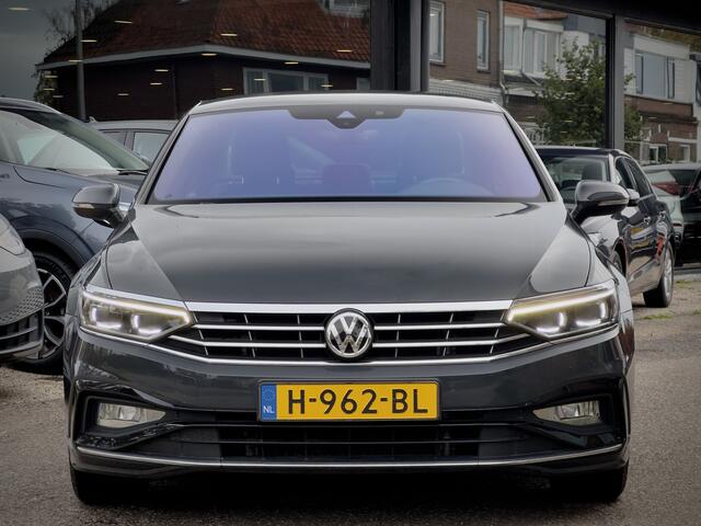 Volkswagen PASSAT 1.5 TSI AUT7 ELEGANCE R-LINE 112D.KM! LEDER NAVI CAMERA DIGI-DASH APPLE-CARPLAY LED LMV PDC