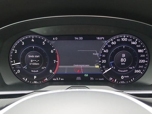 Volkswagen PASSAT Variant 1.4 TSI ACT Highline Business R 150PK DSG Virtual Cockpit, Trekhaak, 18" LM Velgen, Achteruitrijcamera, Navi Discover Pro, Adaptieve Cruise Controle, Clima
