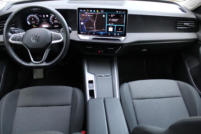 Volkswagen PASSAT Variant 1.5 eTSI 150 pk | Incl. 12 maanden Garantie | Stoel/stuur verwarming | Achteruitrijcamera | Adaptive cruise controle | Dodehoekdetectie | Parkeersensoren V+A | Navigatie | Apple CarPlay/Android Auto | Draadloze telefoonlader | Climate controle | L