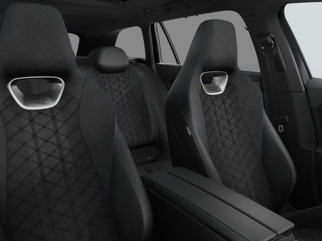 Volkswagen PASSAT R-Line Edition 1.5 eHybrid 204 PK | Panoramadak | Trekhaak | 360 Camera | Sportstoelen | Stoel- & Stuurverwarming |