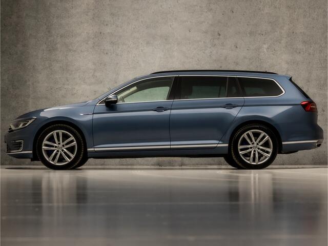 Volkswagen PASSAT Variant 1.4 TSI GTE 218Pk Automaat (VIRTUAL COCKPIT, APPLE CARPLAY, GROOT NAVI, LEDER/ALCANTARA, MEMORY SEATS, STOELVERWARMING, GETINT GLAS, LED KOPLAMPEN, ADAPTIVE CRUISE, PARKEERSENSOREN, NIEUWE APK, NIEUWSTAA