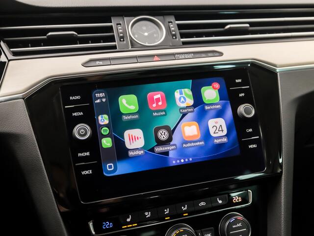 Volkswagen PASSAT Variant 1.4 TSI GTE 218Pk Automaat (VIRTUAL COCKPIT, APPLE CARPLAY, GROOT NAVI, LEDER/ALCANTARA, MEMORY SEATS, STOELVERWARMING, GETINT GLAS, LED KOPLAMPEN, ADAPTIVE CRUISE, PARKEERSENSOREN, NIEUWE APK, NIEUWSTAA