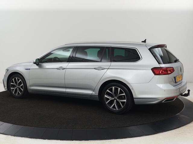 Volkswagen PASSAT 1.4 TSI PHEV GTE | Head-Up | Stoelverwarming | Trekhaak | Leder/Alcantara | Camera | Massage | Virtual Cockpit | Adaptive cruise | Matrix LED | Carplay | Side Assist | Navigatie | Plug In