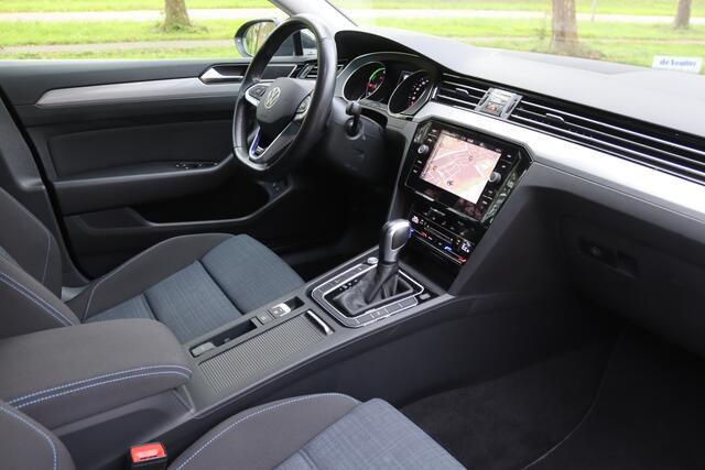 Volkswagen PASSAT Variant 1.4 TSI PHEV 160kW GTE LED/ACC/Navi/App-Connect/17"/Trekhaak afneembaar