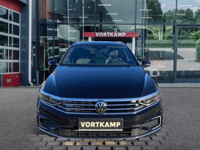 Volkswagen PASSAT 1.4 TSI DSG GTE TREKHAAK/CAMERA/NAVI/ACC/E-KLEP/STOELVERW