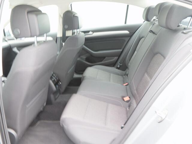 Volkswagen PASSAT 1.5 TSi 150 Pk Automaat Comfortline | Adaptive Cruise | Climate Control | Bluetooth | 16 Inch | 96.708 Km!