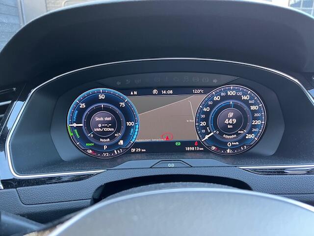 Volkswagen PASSAT Variant 1.4 TSI GTE Connected Series Plus Panorama dak ,donkere hemel,virtual cockpit,