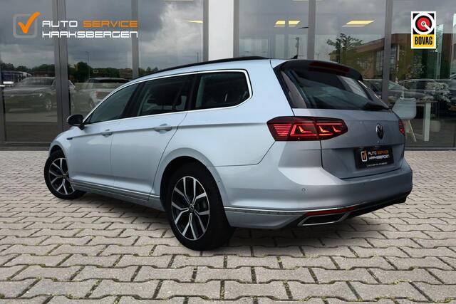 Volkswagen PASSAT Variant 1.4 TSI PHEV GTE Business | Pano | Trekhaak | Camera |