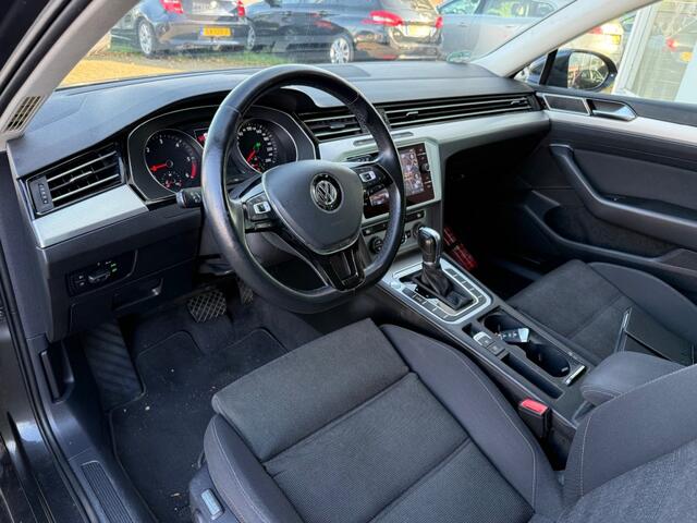Volkswagen PASSAT 1.6 TDI 120PK Comfortline Aut. Navi Camera Trekhaak NW APK!