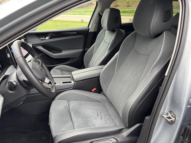 Volkswagen PASSAT Variant 1.5 eTSI 150pk Elegance Trekh. I Navigatie I Camera