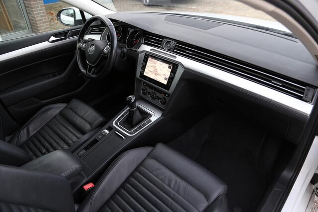 Volkswagen PASSAT Variant 1.4 TSI Highline Leer Navi Camera