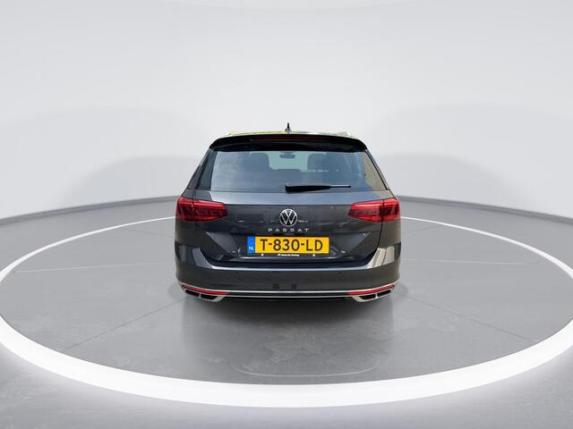 Volkswagen PASSAT Variant 1.5 TSI 150pk DSG R-Line Business + · Panoramadak · Camera · Matrix LED · Keyless · Stoelverwarming · Active Info Display · Garantie t/m 11-07-2027 of 100.000km