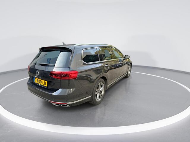 Volkswagen PASSAT Variant 1.5 TSI 150pk DSG R-Line Business + · Panoramadak · Camera · Matrix LED · Keyless · Stoelverwarming · Active Info Display · Garantie t/m 11-07-2027 of 100.000km