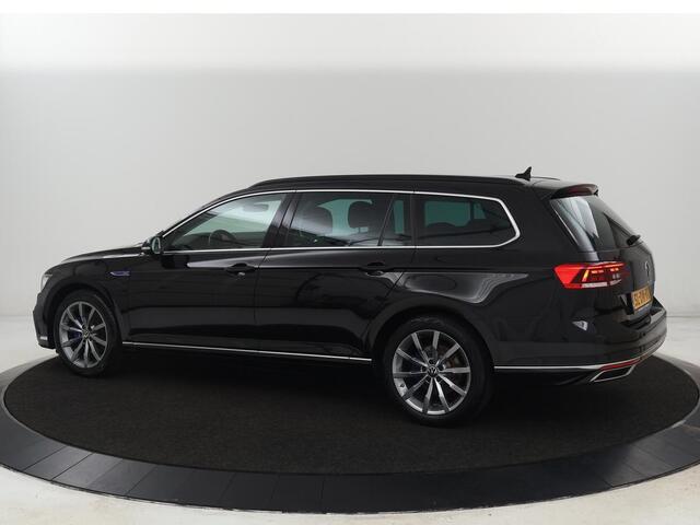 Volkswagen PASSAT 1.4 TSI PHEV GTE | 360 Camera | Stoelverwarming | Massage | Carplay | Matrix LED | Side Assist | Adaptief Onderstel | 18'' | Navigatie | Parkeerhulp | Adaptive cruise | Plug In