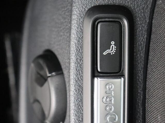 Volkswagen PASSAT 1.4 TSI PHEV GTE | 360 Camera | Stoelverwarming | Massage | Carplay | Matrix LED | Side Assist | Adaptief Onderstel | 18'' | Navigatie | Parkeerhulp | Adaptive cruise | Plug In