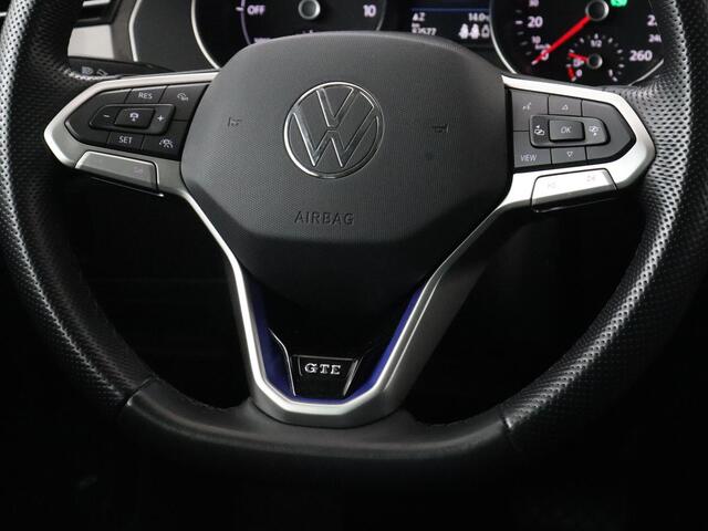 Volkswagen PASSAT 1.4 TSI PHEV GTE | Trekhaak | Stoelverwarming | Massage | Camera | Carplay | Adaptive cruise | Side Assist | Matrix LED | Navigatie | Parkeerhulp | Plug In