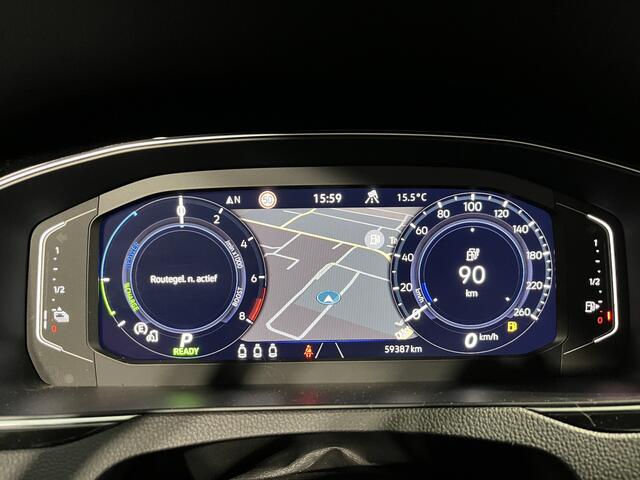 Volkswagen PASSAT Variant 1.4 TSI PHEV GTE Business / AUTOMAAT/ PANO/ TREKHAAK/ ALCANTARA/ APP-CONNECT/ LED/ PARK. SENSOREN + CAMERA/ RIJ-MODI/ DIGITAL DASH/ ADAPT. CRUISE/ 18" LMV/ STOEL VERWARM.