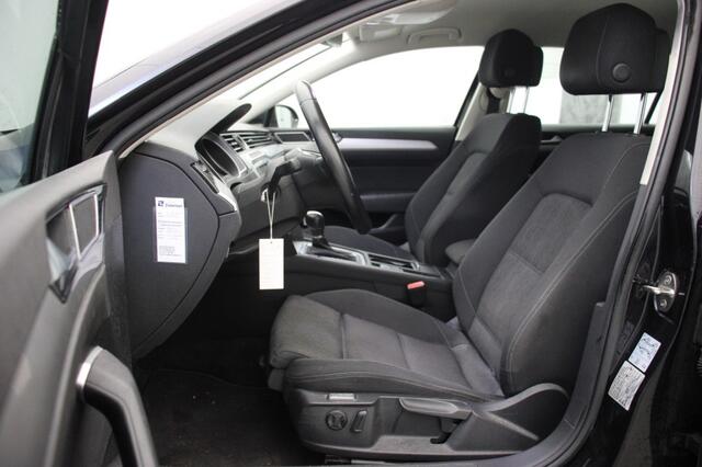 Volkswagen PASSAT Variant 1.6 TDI Comfortline Automaat - Navi, Cruise, Clima, Trekhaak