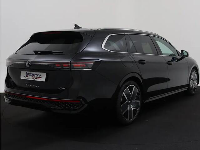 Volkswagen PASSAT Variant 1.5 eTSI R-Line Edition 150pk | Pano | IQ.Light | ACC | Ergo active + massage