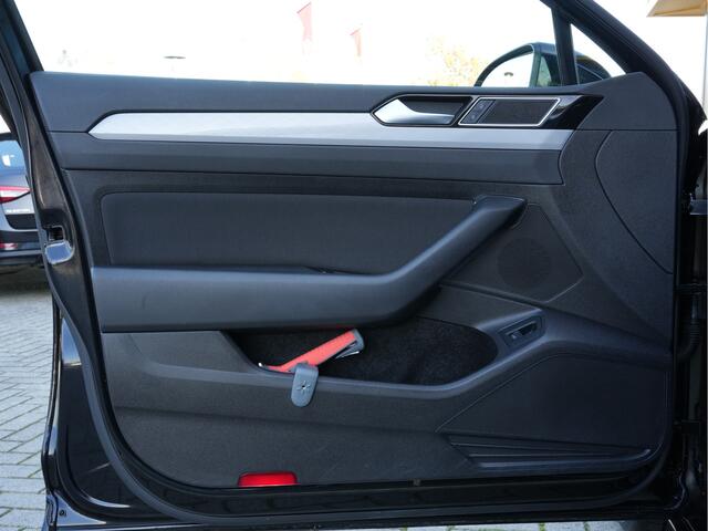 Volkswagen PASSAT Variant 1.5 TSI Business | Navigatie | Travel Assist | ACC | Climate Control | Android/Apple Carplay