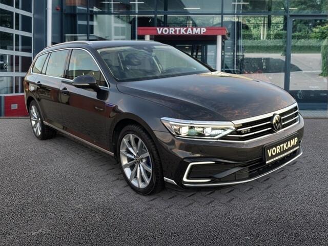 Volkswagen PASSAT 1.4 TSI DSG GTE TREKHAAK/CAMERA/NAVI/ACC/STOELVERW/E-KLEP