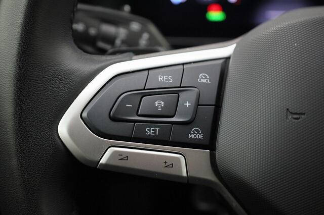 Volkswagen PASSAT Variant 1.5eTSI/150PK DSG · Navigatie · Stoel-& stuurverwarming · Apple/Android · Garantie tot juni 2026