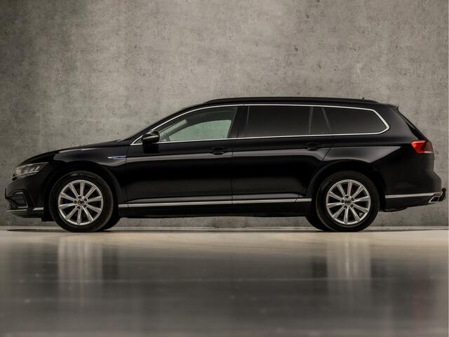 Volkswagen PASSAT Variant 1.4 TSI PHEV GTE 218Pk Automaat (VIRTUAL COCKPIT, GROOT NAVI, TREKHAAK, STOELVERWARMING, CAMERA, KEYLESS, SPORTSTOELEN, GETINT GLAS, ELEK ACHTERKLEP, NIEUWSTAAT)