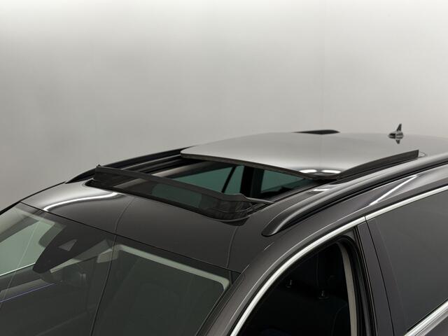 Volkswagen PASSAT 1.4 TSI PHEV GTE / Pano / Camera / Virtual / Massage