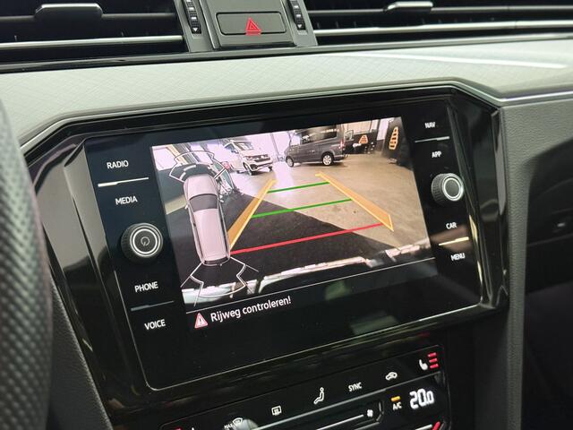 Volkswagen PASSAT 1.4 TSI PHEV GTE / Pano / Camera / Virtual / Massage