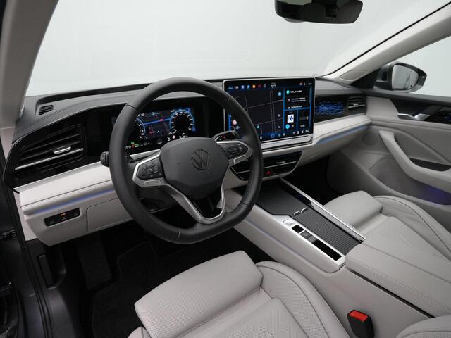 Volkswagen PASSAT Variant 1.5 eHybrid 272 pk Elegance Business | Trekhaak | Leder | Geheugen-/massagestoelen | Head-up display | Stoelventilatie | IQ Light