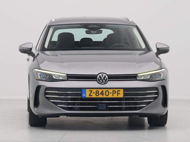 Volkswagen PASSAT Variant 1.5 eTSI 150pk Business Trekhaak Navigatie Camera Acc ARGON 112