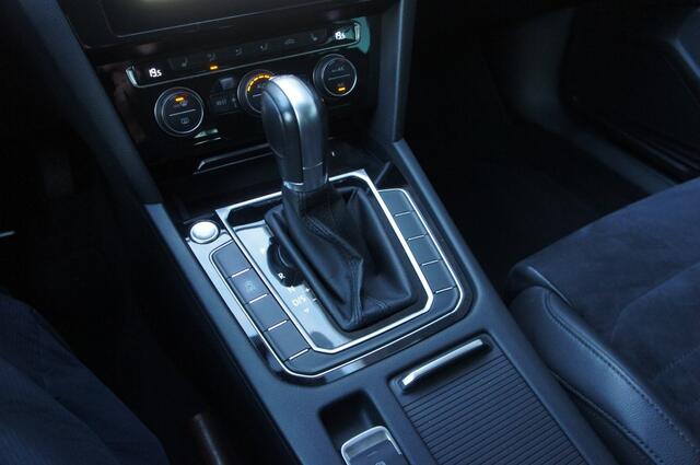 Volkswagen PASSAT 1,4 TSi ACT Highline DSG7 / Navigatie / Trekhaak