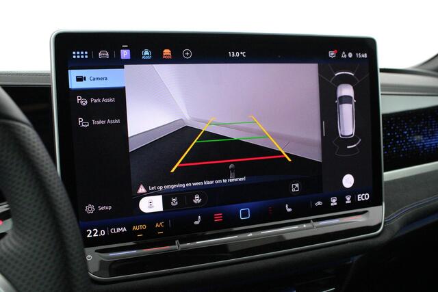 Volkswagen PASSAT Variant 1.5 eHybrid 272pk R-Line Edition Black Style Trekhaak Camera Head-Up Panoramadak Virtual Cockpit Keyless Navigatie