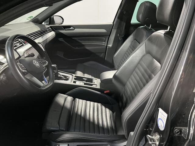Volkswagen PASSAT Variant 1.4 TSI PHEV GTE / AUTOMAAT/ LEER/ PANO/ ELEKTR. TREKHAAK/ 18" LMV/ ADAPT. CRUISE/ LED/ PARK. SENSOREN + CAMERA/ NAVI/ STOEL VERWARM. V+A/ STUUR VERWARM.