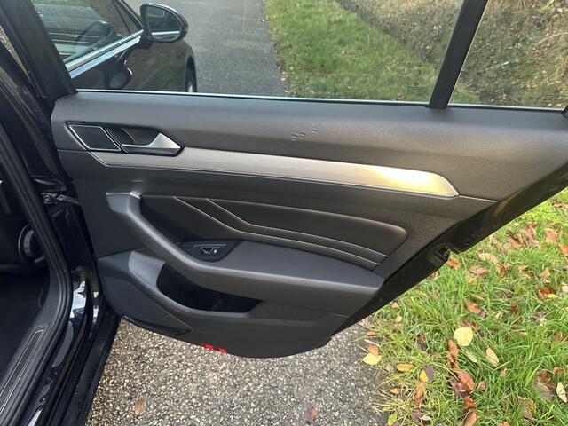 Volkswagen PASSAT 1.5 TSI Elegance dsg Leer/Alcantara