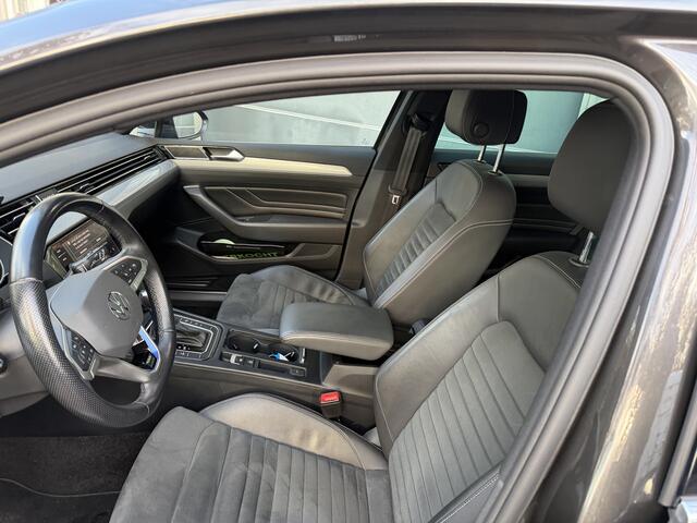 Volkswagen PASSAT Variant 1.4 TSI PHEV GTE Business Navigatie Apple Carplay/Android Auto Camera Parkeersensoren Stoelverwarming Climate Control