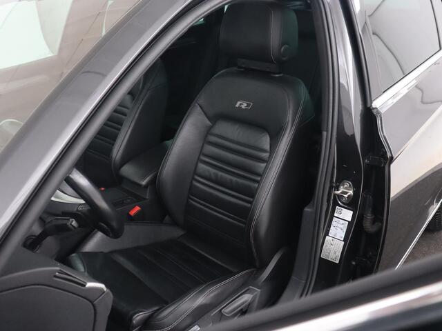 Volkswagen PASSAT 2.0 TDI R Line | Panoramadak | Nappaleder | 360 Camera | Trekhaak | Stoelverwarming | Full LED | Park Assist | Virtual Cockpit | Navigatie | Adaptive cruise