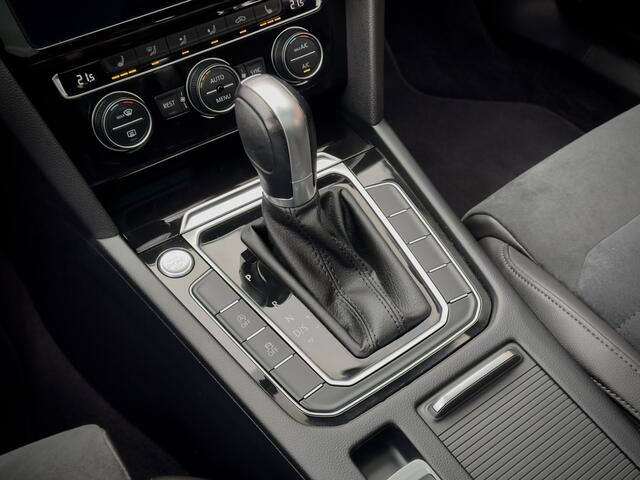 Volkswagen PASSAT Variant 2.0 TDI AUT6 HIGHLINE R-LINE 191PK 102D.KM!! PANODAK LEDER NAVI CAMERA DIGI-DASH APPLE-CARPLAY LED LMV PDC