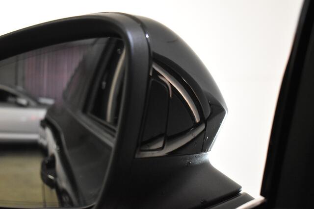 Volkswagen PASSAT Variant 1.5 eTSI 150PK DSG BUSINESS 360-CAMERA/ALCANTARA/TREKHAAK