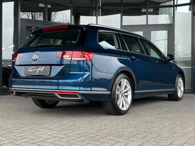 Volkswagen PASSAT VARIANT 1.4 TSI PHEV GTE - PANO - HEAD UP - CAMERA Copy