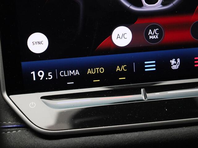 Volkswagen PASSAT Variant 1.5eHybrid 200kW/272PK R-Line DSG · Panoramadak · Leder · 360°Camera · Trekhaak · Garantie t/m 16-03-2030 of 100000km.