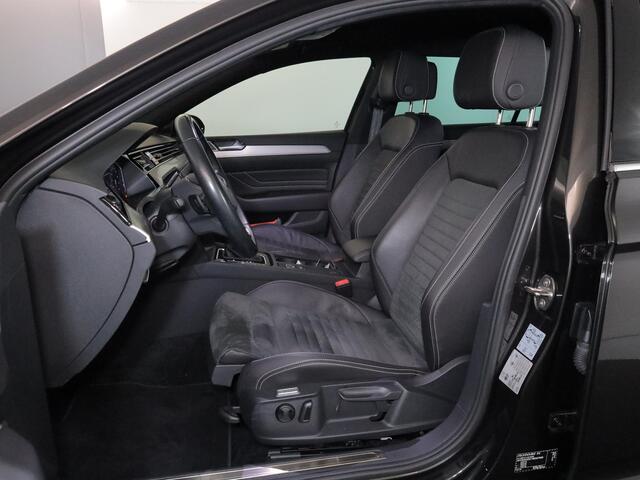 Volkswagen PASSAT Variant 1.5 TSI R-Line Business 150 pk Automaat (DSG) | Verlengde garantie | Navigatie | Parkeersensoren | Achteruitrijcamera | Stoelverwarming |