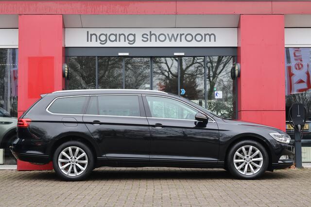 Volkswagen PASSAT Variant 1.5 TSI Comfortline Business | Origineel NL | Trekhaak | ACC | Navigatie | PDC | Rijklaar! |