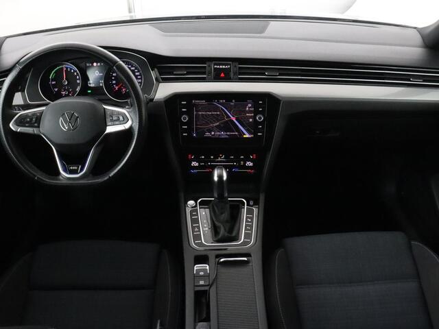 Volkswagen PASSAT 1.4 TSI GTE | Standkachel | Adaptive cruise | Stoelverwarming | Camera | Matrix LED | Carplay | Side Assist | Massage | PDC | Navigatie | PHEV | Plug In